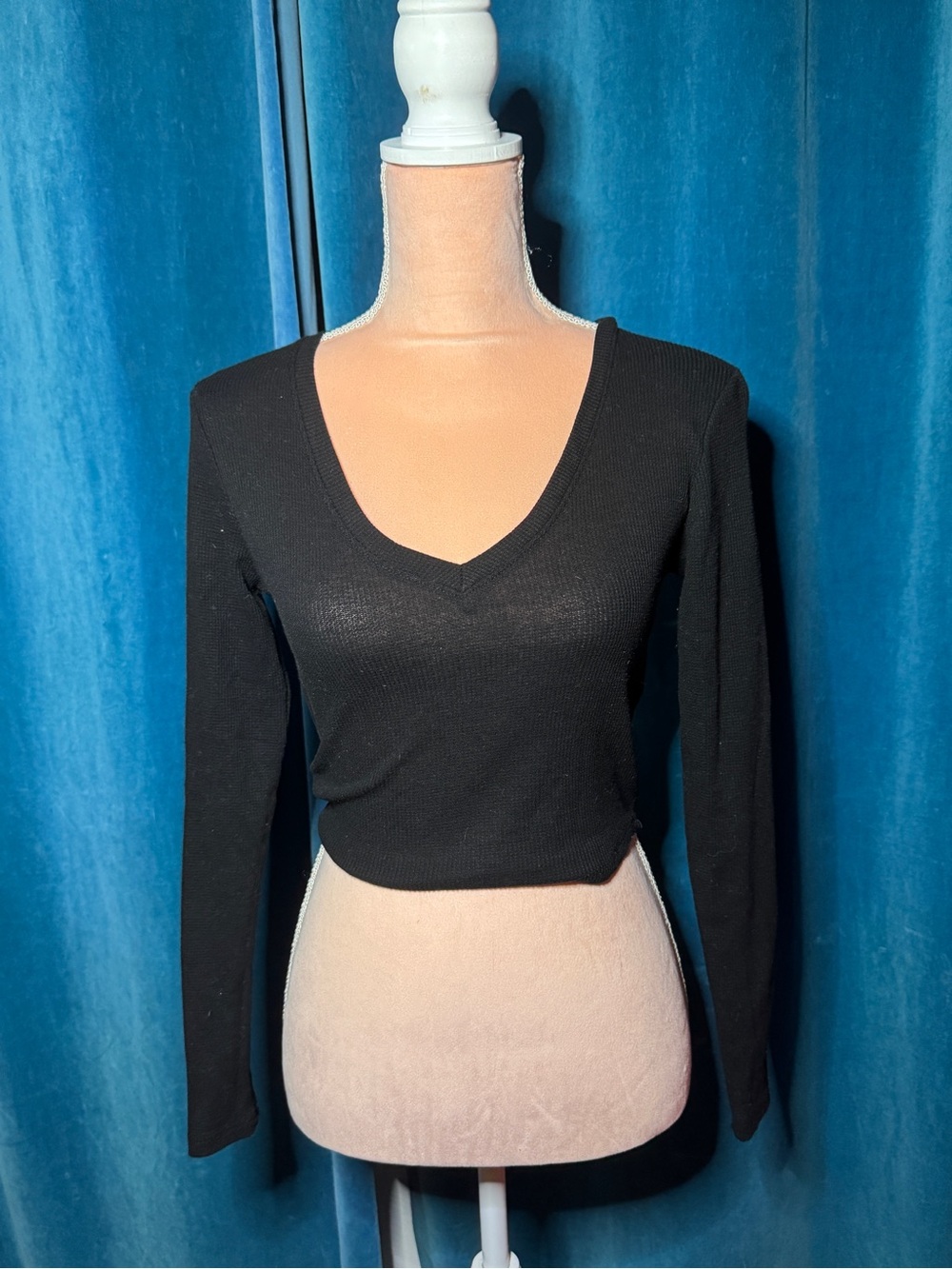 Black V-Neck Long-Sleeve Women's Top